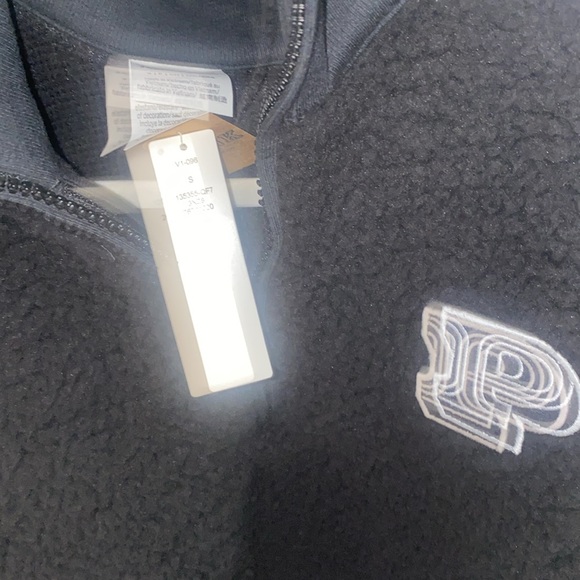 🆕 PINK Victoria’s Secret black sweater, size Small - Picture 7 of 12